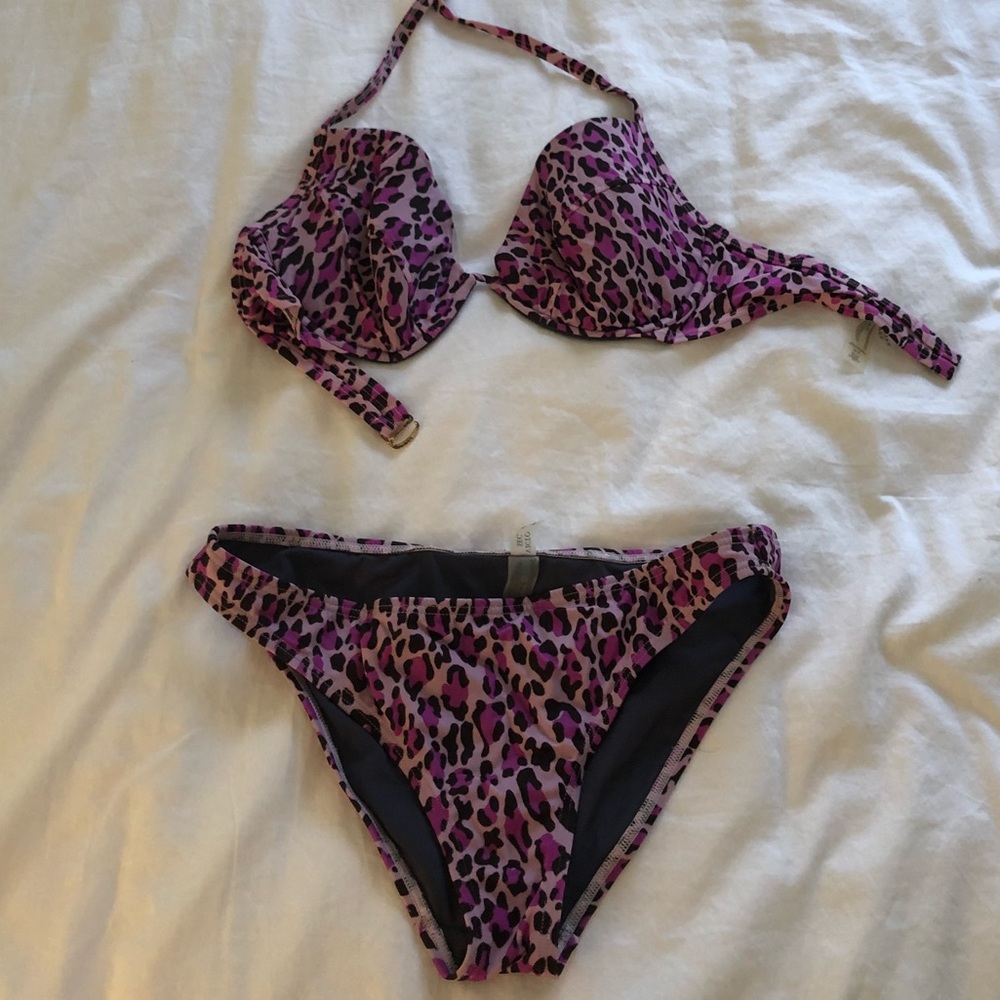 Victoria Secret bikini set, 36D top, M bottom